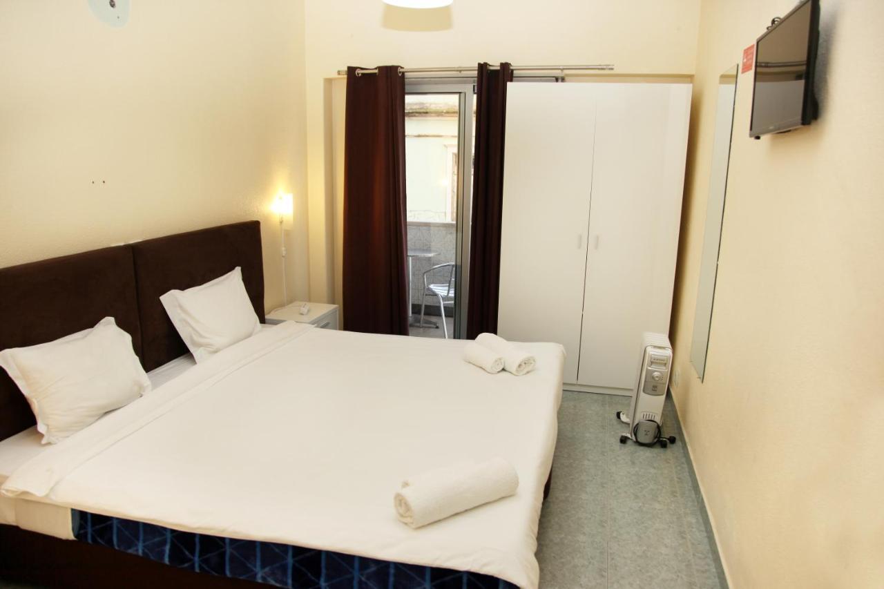 Guest house Lisbon Suite Home 2*